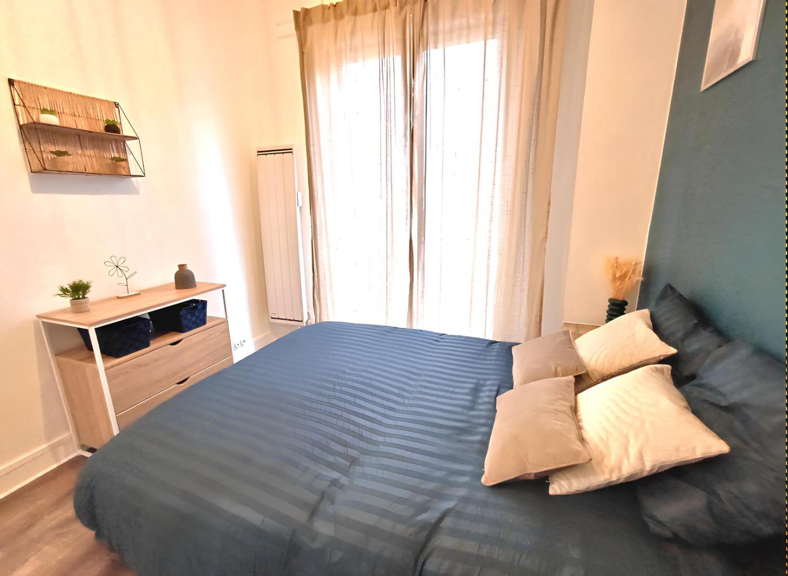 Plein Centre- 90m Cathedrale - 2ch - 4 Couchages Appartement Amiens